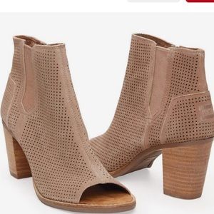 Toms stucco suede perforated Majorca peep toe